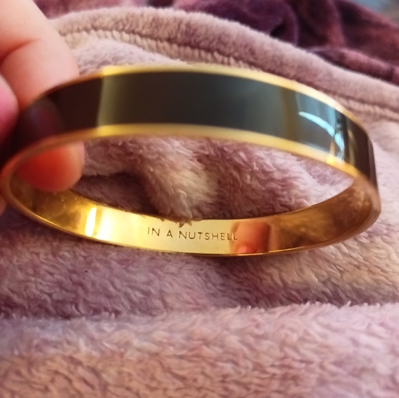 Kate Spade in a nutshell back and gold bangle - Picture 2 of 4